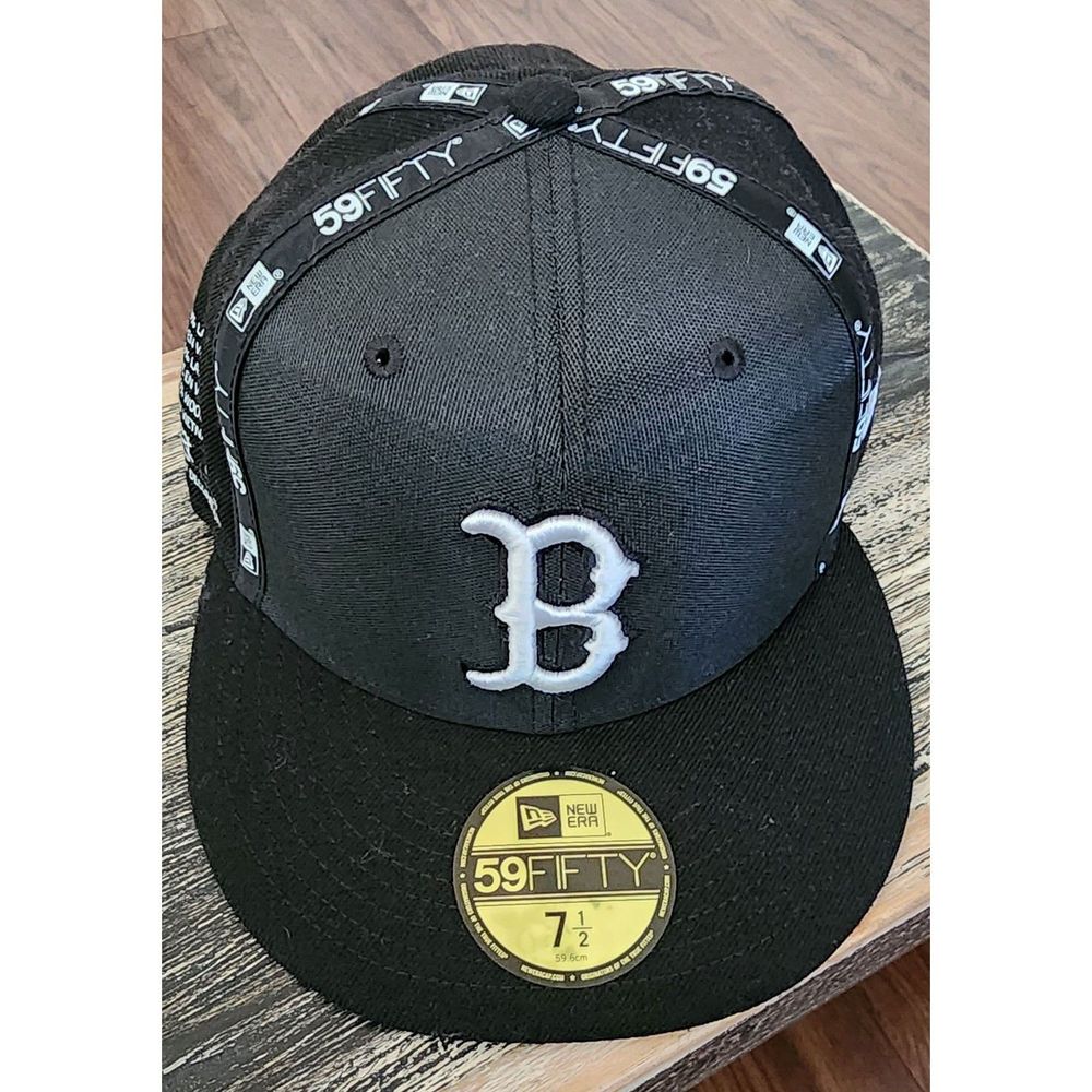 NWT - BOYS BOSTON CELTICS Inside Out New Era BlackWhite 9Fifty 6 7/8 FITTED Hat